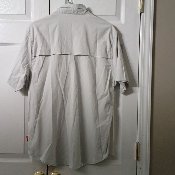 Coleman lightweight light gray  vented multi pocket button down shirt Sz L EUC - Picture 7 of 8